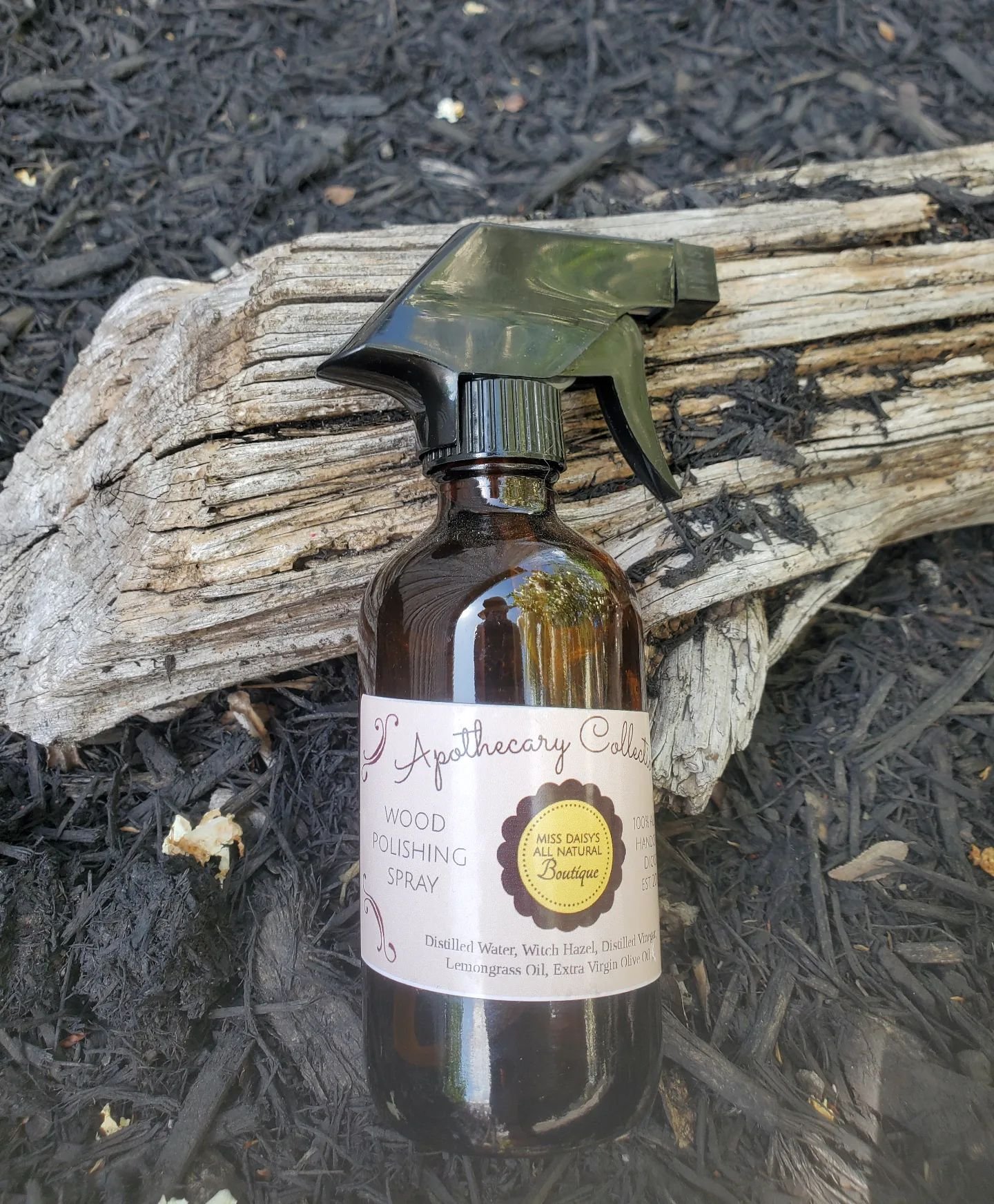 😎Happy Tuesday Candle Fam! 

✨✨Check out our newest item for 2024, the Wood Polishing Spray.

🪵A great way to nourish and protect all your wood surfaces. Provided in a glass spray bottle, this formula will make a convenient and quick work of protec