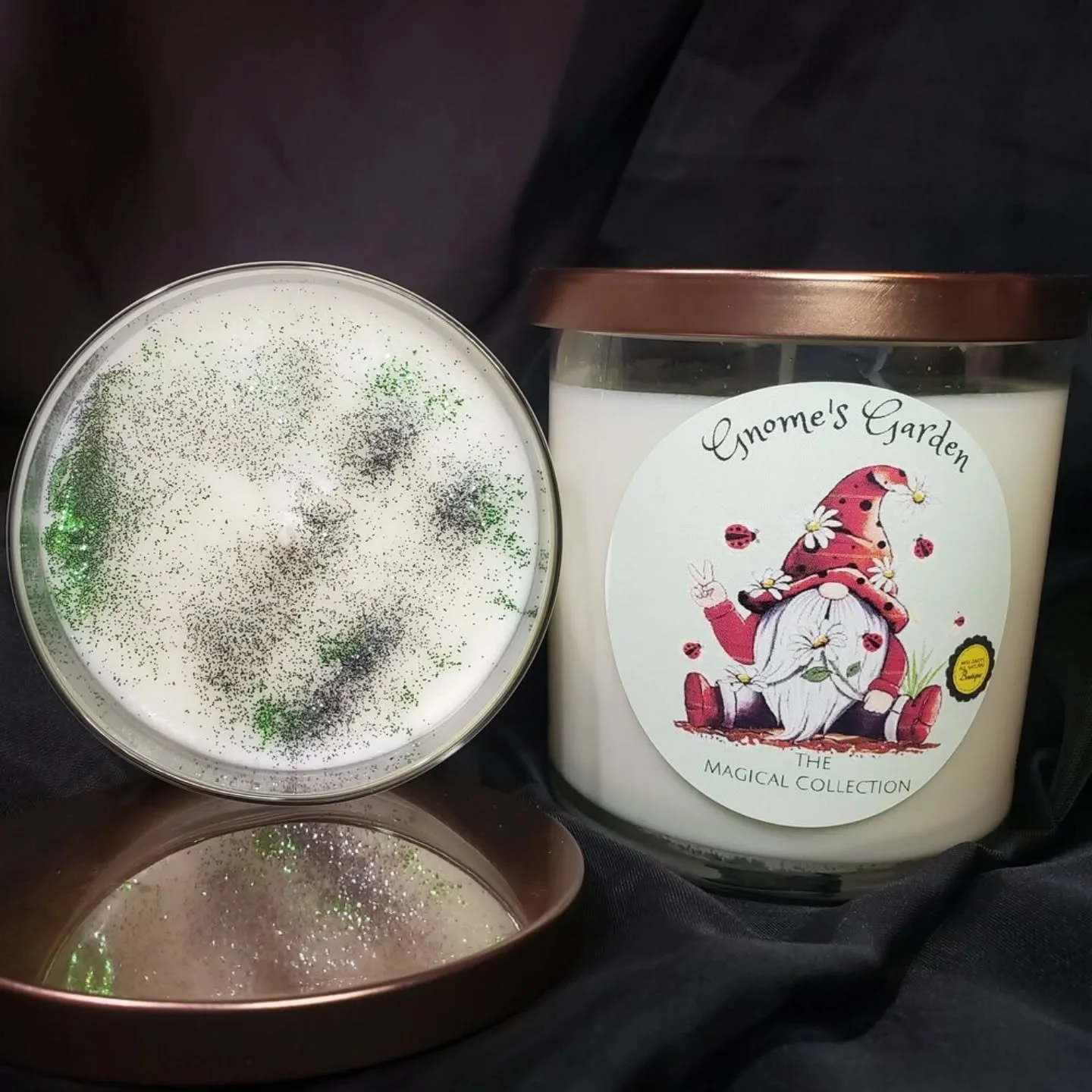 ✨Welcome to the Gnome Zone, Candle Fam!✨
🏡 Whether you're planting dreams or just vibing in your cozy nook, Gnome’s Garden is here to sprinkle a little magic on your spring days!
🌼This enchanting candle smells like a sun-kissed garden after