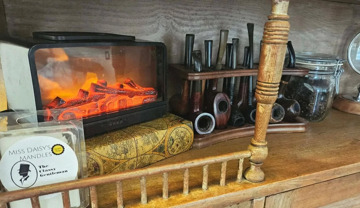 Monday mood: snow outside ❄️ + sniffles inside 🤧 + cozy everything 🔥

❄️It snowed again here&hellip; and apparently my body decided that was its cue to catch a little cold. So today&rsquo;s agenda looks like warm drinks, flickering flames, and lett