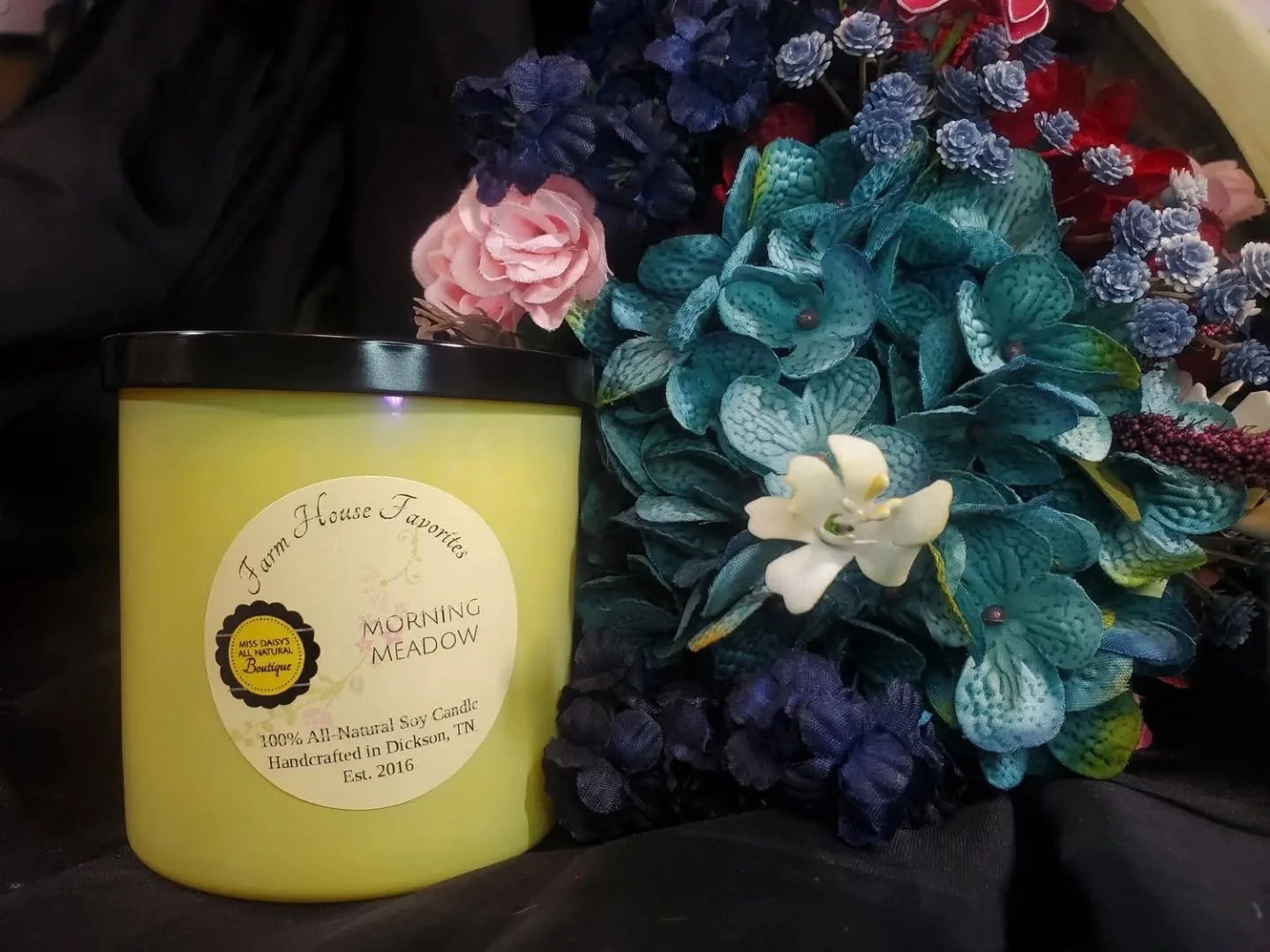 🌸✨ Morning Meadow ✨🌸
Imagine the world just waking up&hellip;
soft sunlight, dewy grass, and the quiet magic of early spring.
🌿Morning Meadow captures that moment &mdash;
fresh green florals drifting through the air,
with delicate notes of lilac, 