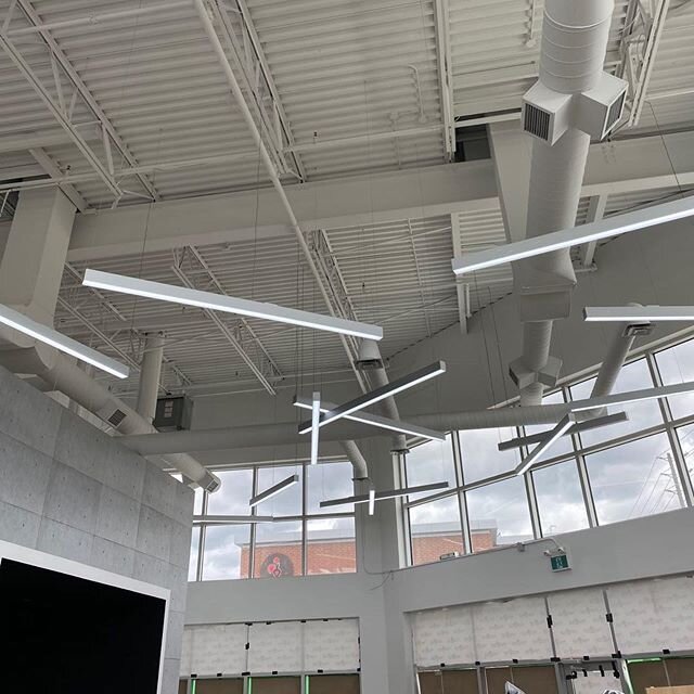 Mod&rsquo;s hair in Markham Ontario 🤘🏻Seriously can&rsquo;t wait for the grand opening @modshair_toronto 💇&zwj;♀️💇#led #pentalighting #ledpendantlight #haircut #hairsalons #ontario #toronto #torontodesign #shop #lighting #design #torontolighting 