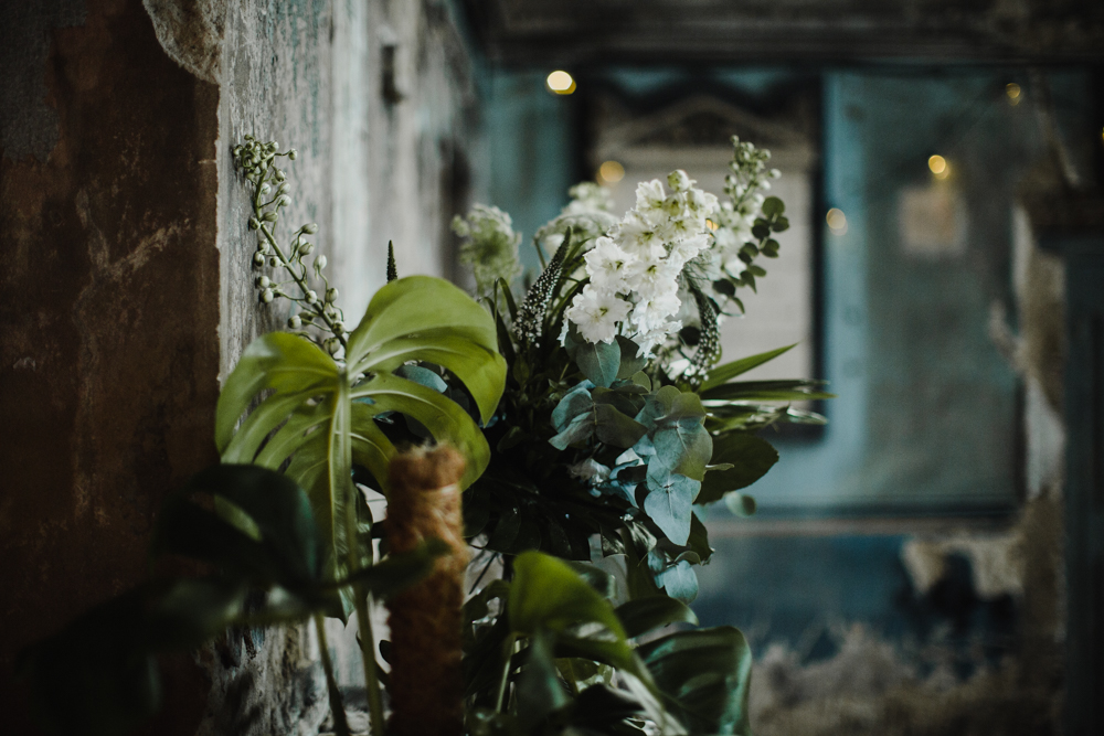 Some rustic floral details at the Asylum Chapel.
