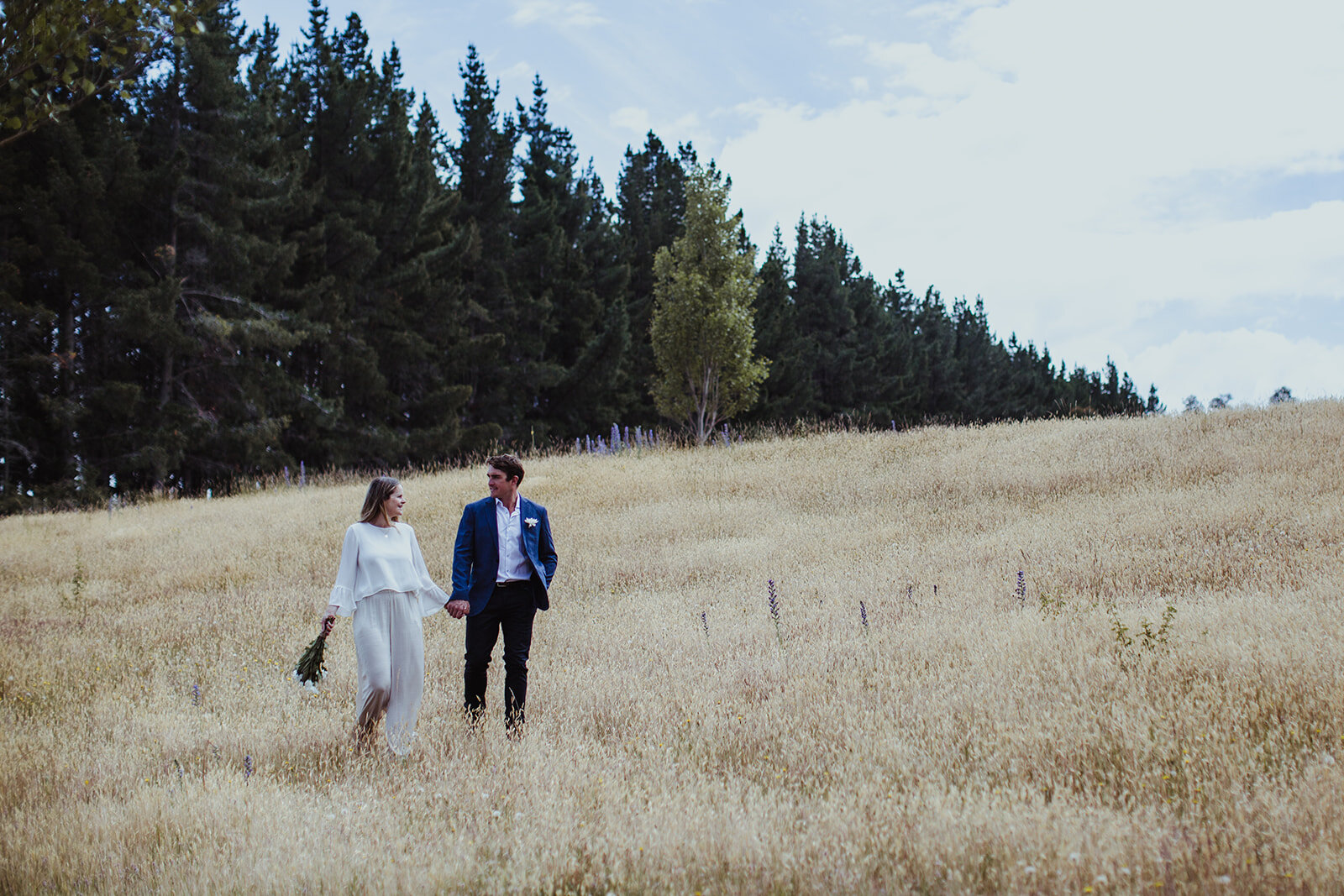 A bride and a groom at their elopement in Queenstown