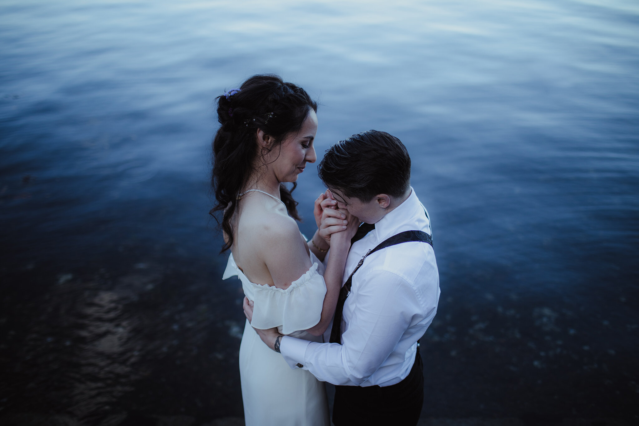 Same sex elopement shoot in Northland