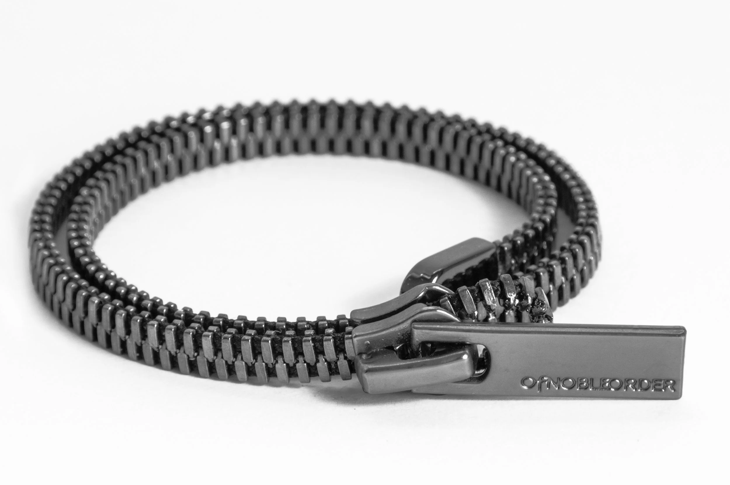 AKIVA Zipper - Black Metal