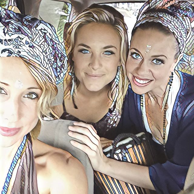 In the car on our way to our first official HeArt Medicine #photoshoot - so #fun with @annieanton_ @yesjessmagic &amp; @thekristarichards - #weloveyou #singyourprayers #loveisallyouneed