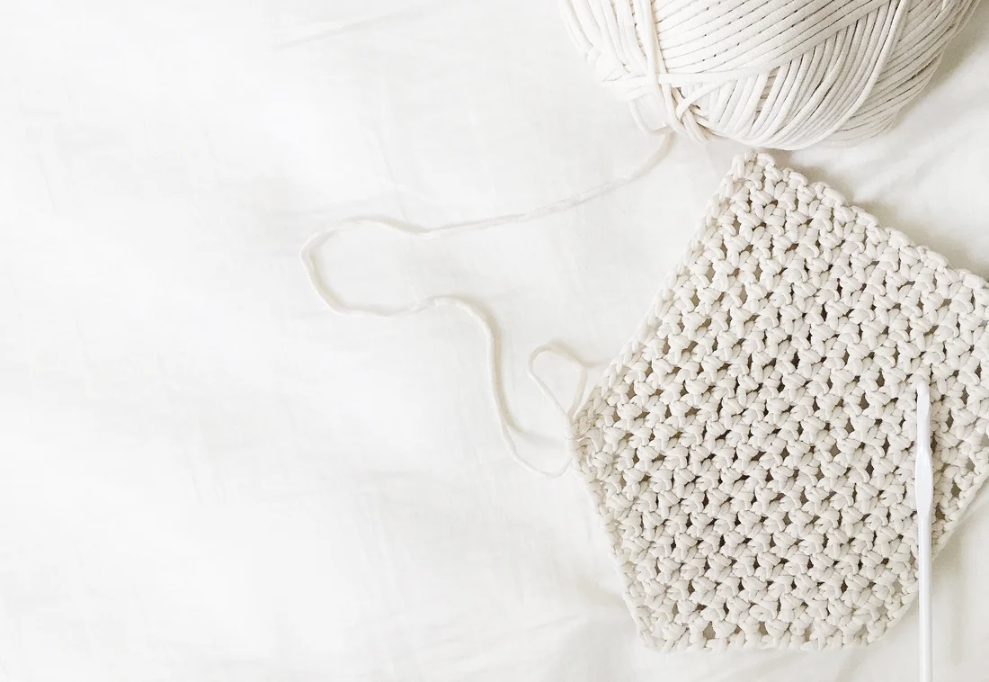 Minimyarnism-wallhanging-2.jpg