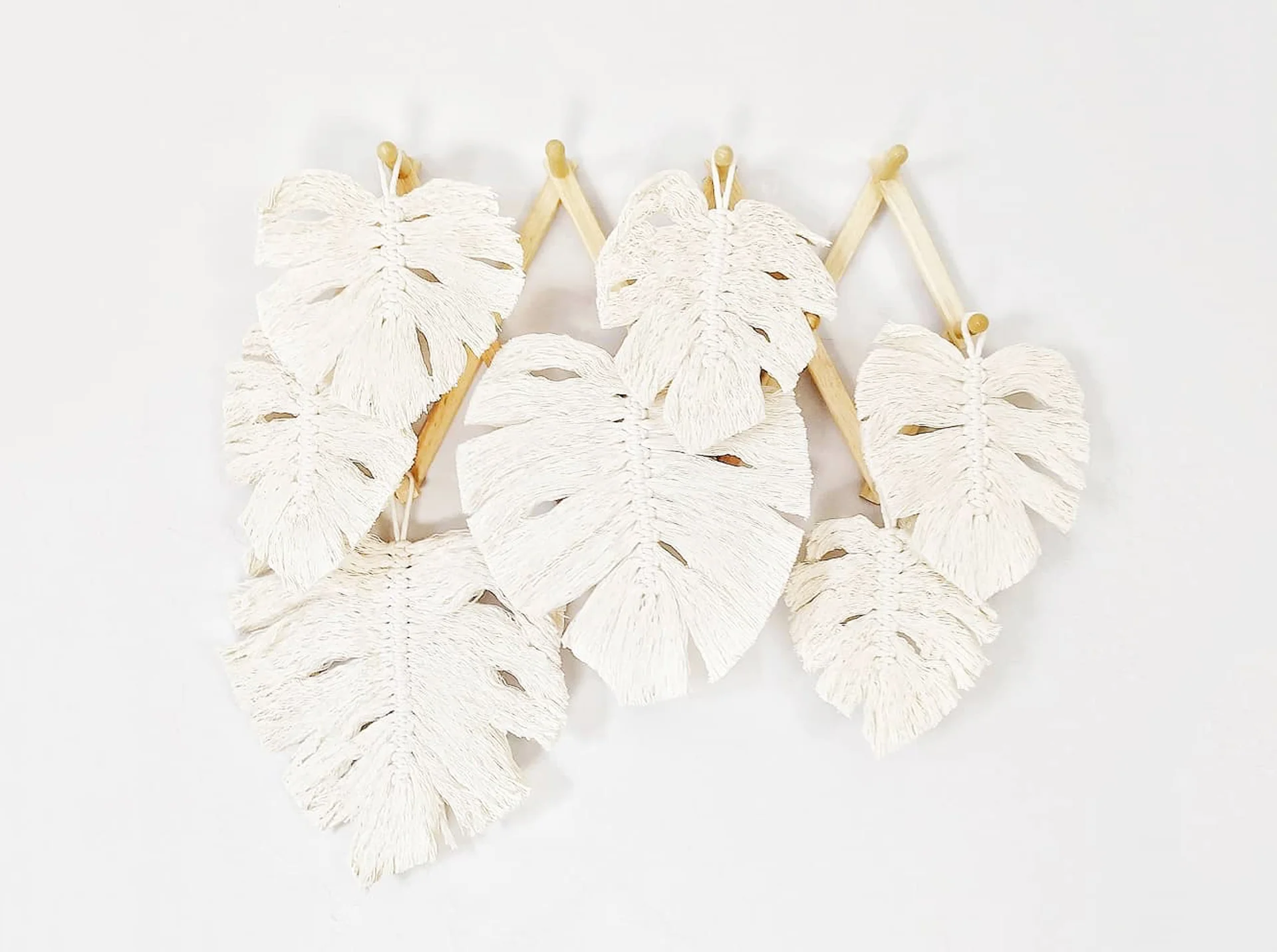 Macrame Leaves_Damaris Kovachart2.jpg
