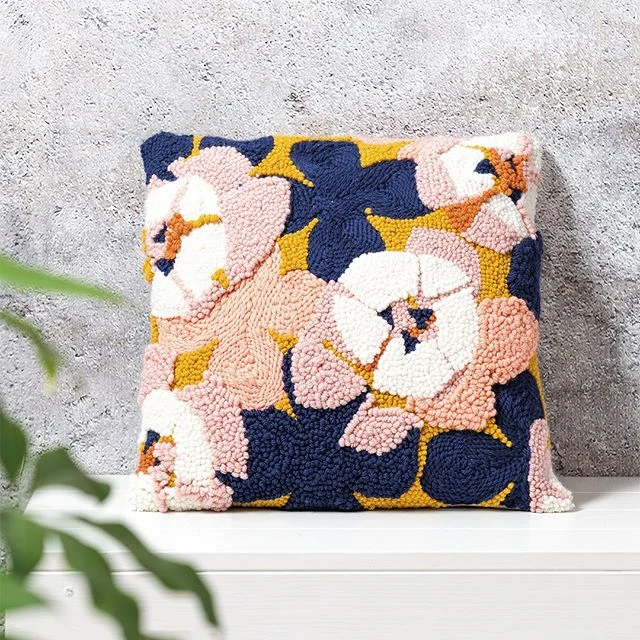 Invite some blooms into your life with this floral punch needle pattern found in @rico_design's Punch Needle Book. Consisting of 17 fun and great designs, it's surely to keep you nicely occupied when boredom strikes or if your hands are itching for some crafting!
.
.
.
→ shop KOEL issue 8, link in bio 
#koelmagazineissue8 #yarnmagazine #craftmagazine #yarnprojects #making #handmadeisbestmade #fibreart #fibrelove# #yarnmaking #koelmagazine #yarnweights #allaboutyarn #makersgonnamake #punchneedling #punchneedling