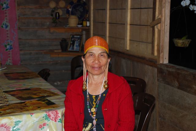 An afternoon with a Kelabit woman.