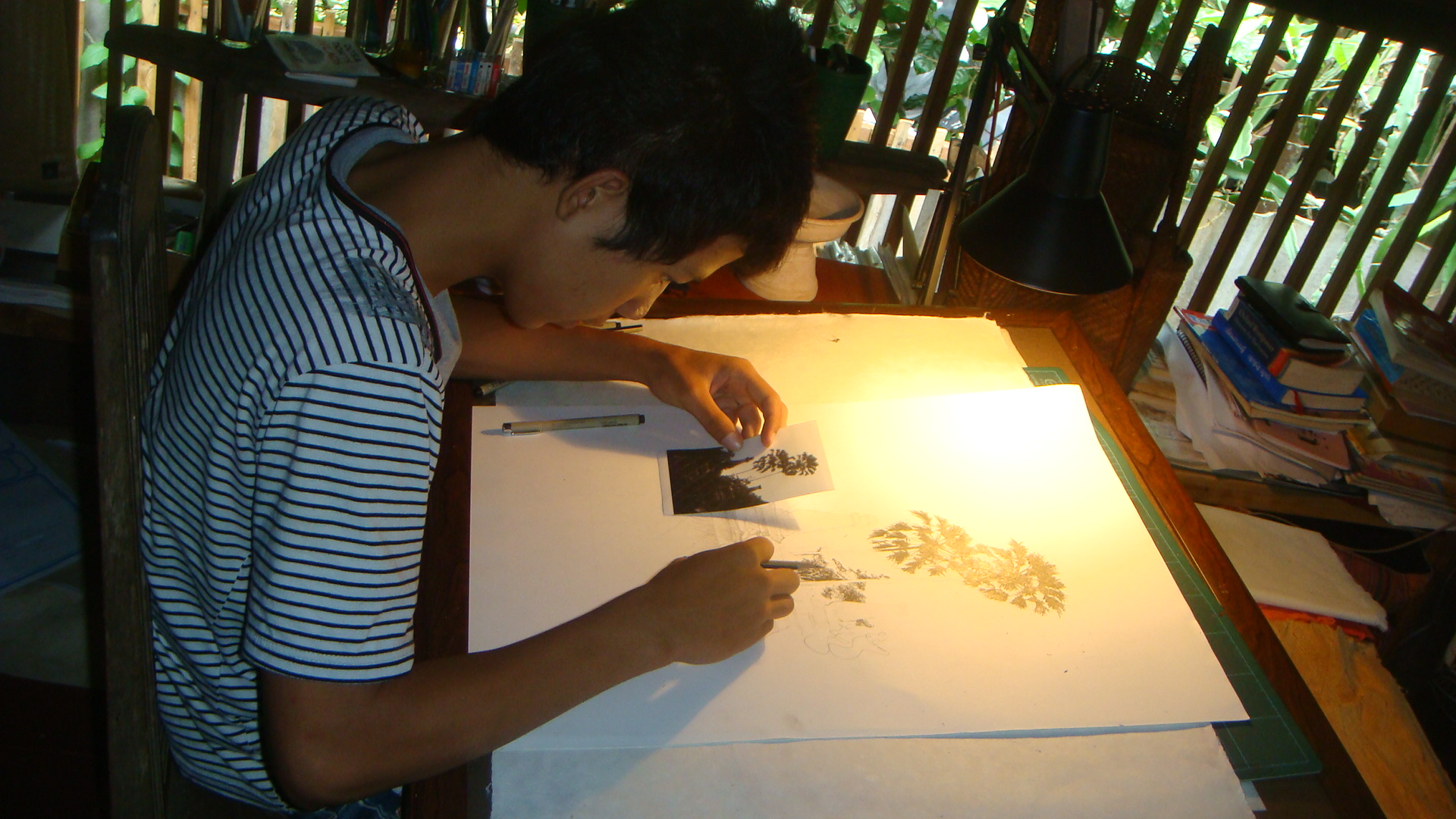 Learning art at Puang Champa Cultural House.