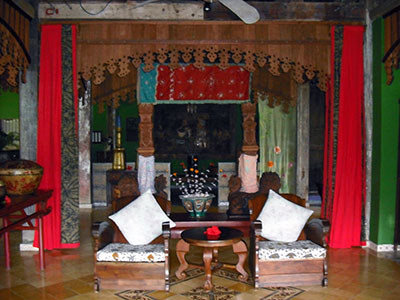 Tugu Lombok features many unique and beautiful rescued and restored furniture and fittings
