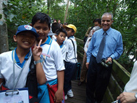 Mangrove tour at Sungei Buloh thrills kids and adults alike. Source, NParks.