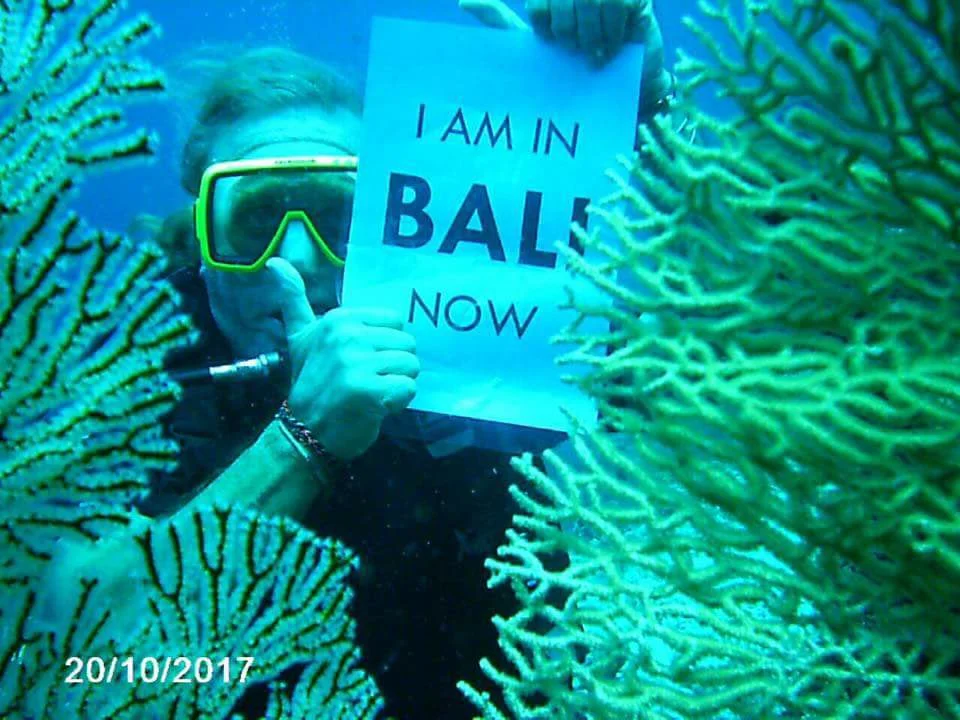 To entice tourists to plan ahead for their vacation despite Mt Agung's occasional spewing, the BookGreener team came up with the #iaminbalinow promotion idea