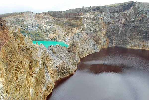 Most people visit Kelimutu to see the coloured crater lakes. Courtesy KCLE.