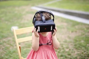 Viewers can use 3D goggles or a standard monitor to view the immersive videos. Courtesy Melbourne Minute.