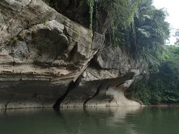 Spectacular geological formations observed along the river course. Photo credit: Semadang Kayak