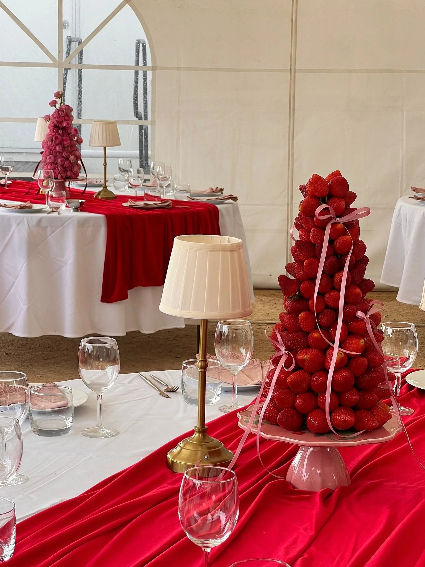 My favourite details of Angela + Jeremy&rsquo;s day 🍓🪩 

Sequins, silver, strawberry&rsquo;s, hearts, disco balls, cupid&rsquo;s arrow, flowers galore, stripes and ruffles! 
My, oh my! 🥰

📍 @lordsestatesydney 
❤️&zwj;🔥 @ange.dmnq @jeremy_rull 

