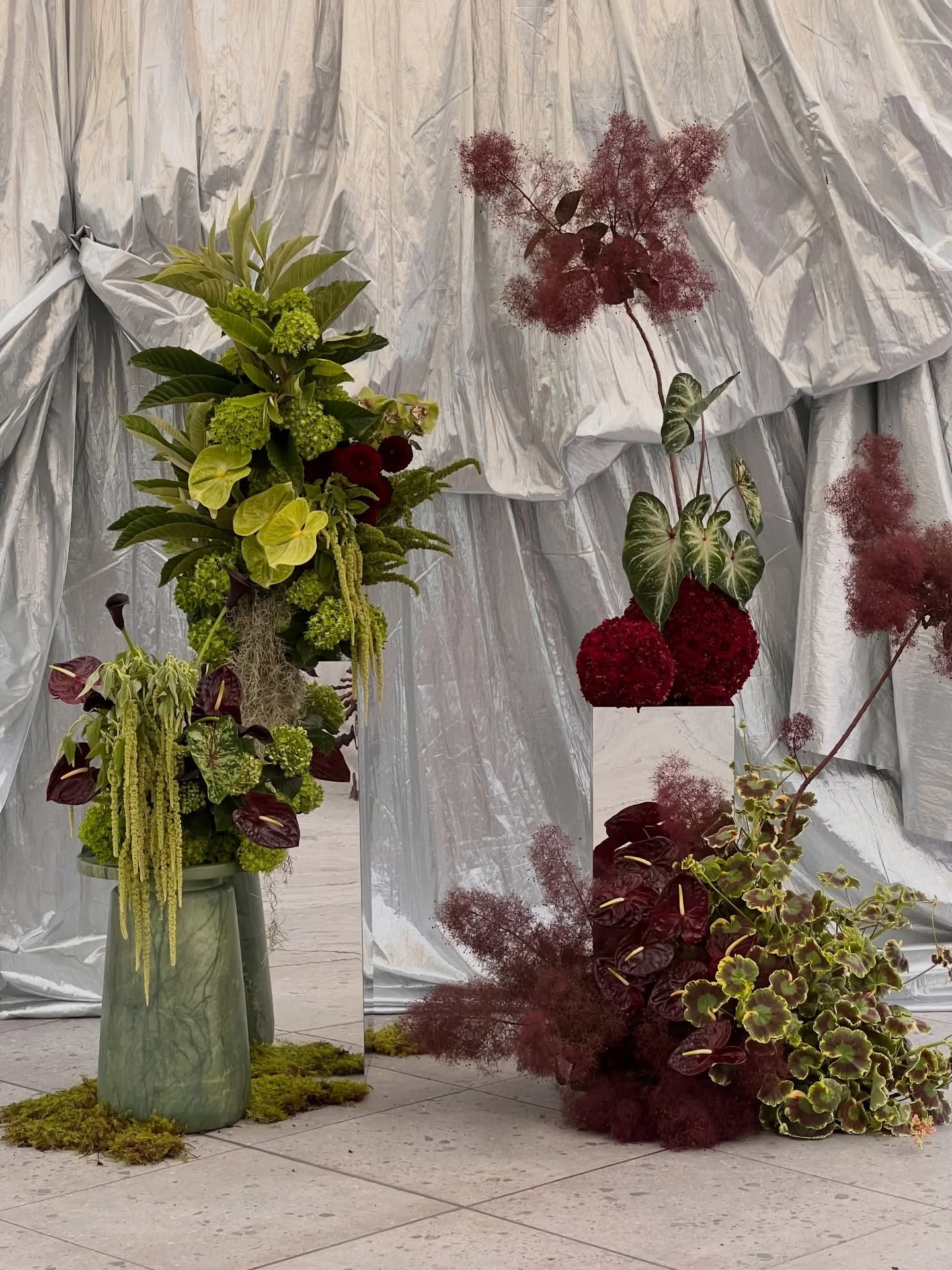 SCREAMING. CRYING. THROWING UP 🥵 
Jenny &amp; Zach&rsquo;s wedding album is back and I am OBSESSED! I mean, have you ever seen a cooler couple tie the knot and look this hot doing it ❤️&zwj;🔥❤️&zwj;🔥❤️&zwj;🔥

Having met Jenny when I first started