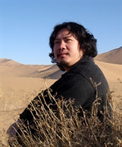 曾圣 东江画派倡导创始人; 客家中国画院院长; 客家中国画交流促进协会会长; 中国国家画院首届精英班工作室画家; 中国国家画院沈鹏工作室课书法题班成员、自由艺术家。