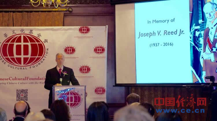  Mr. Steven C. Rockefeller Jr. shared his family’s story of their involvements in culture, art and related international exchanges with the present guests.