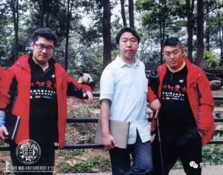 ▲ 纪录片《家园》 摄制组