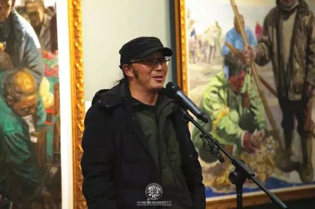 艺术家杨帆在开幕式上致辞