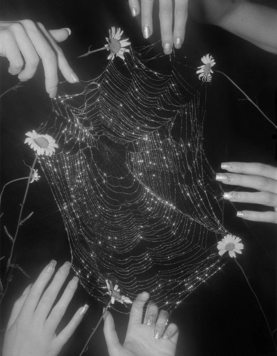 Opening of Flowers drink from the river at La Belladone