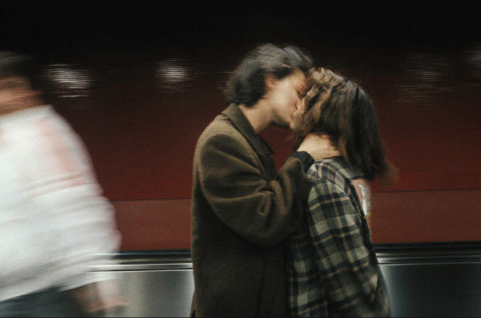 Coupe dans le métro - Dolorès Marat.png