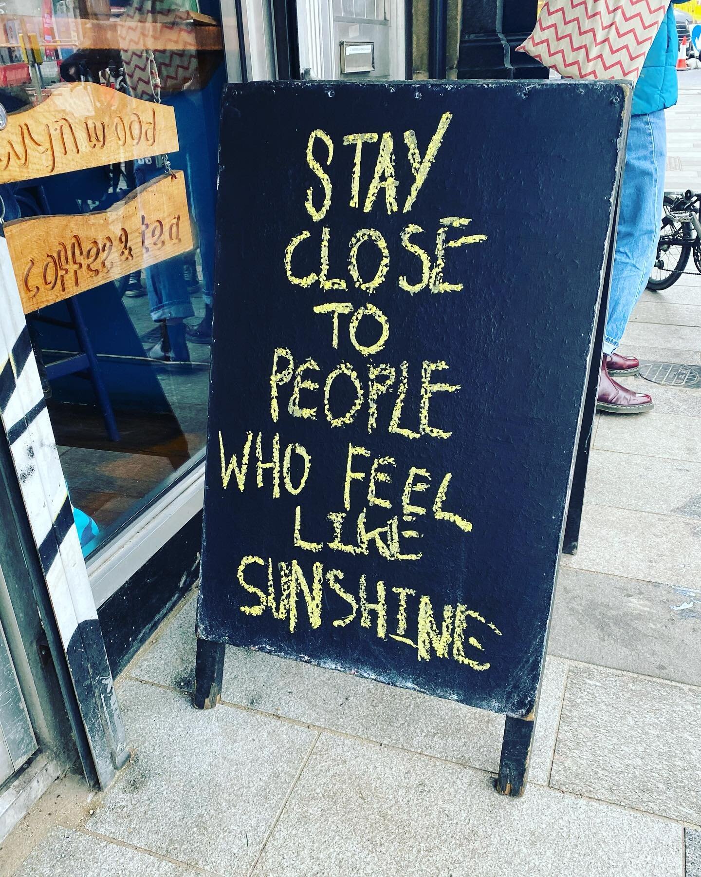 Stay close to people who feel like ☀️ @wynwoodartdistrict I concur 👍🏻 

Teaching is my sunshine, regardless of the weather, it gives me a glow 😊

Excited to return to @switchboard_studios and @gnomehousecic this week - really looking forward to se