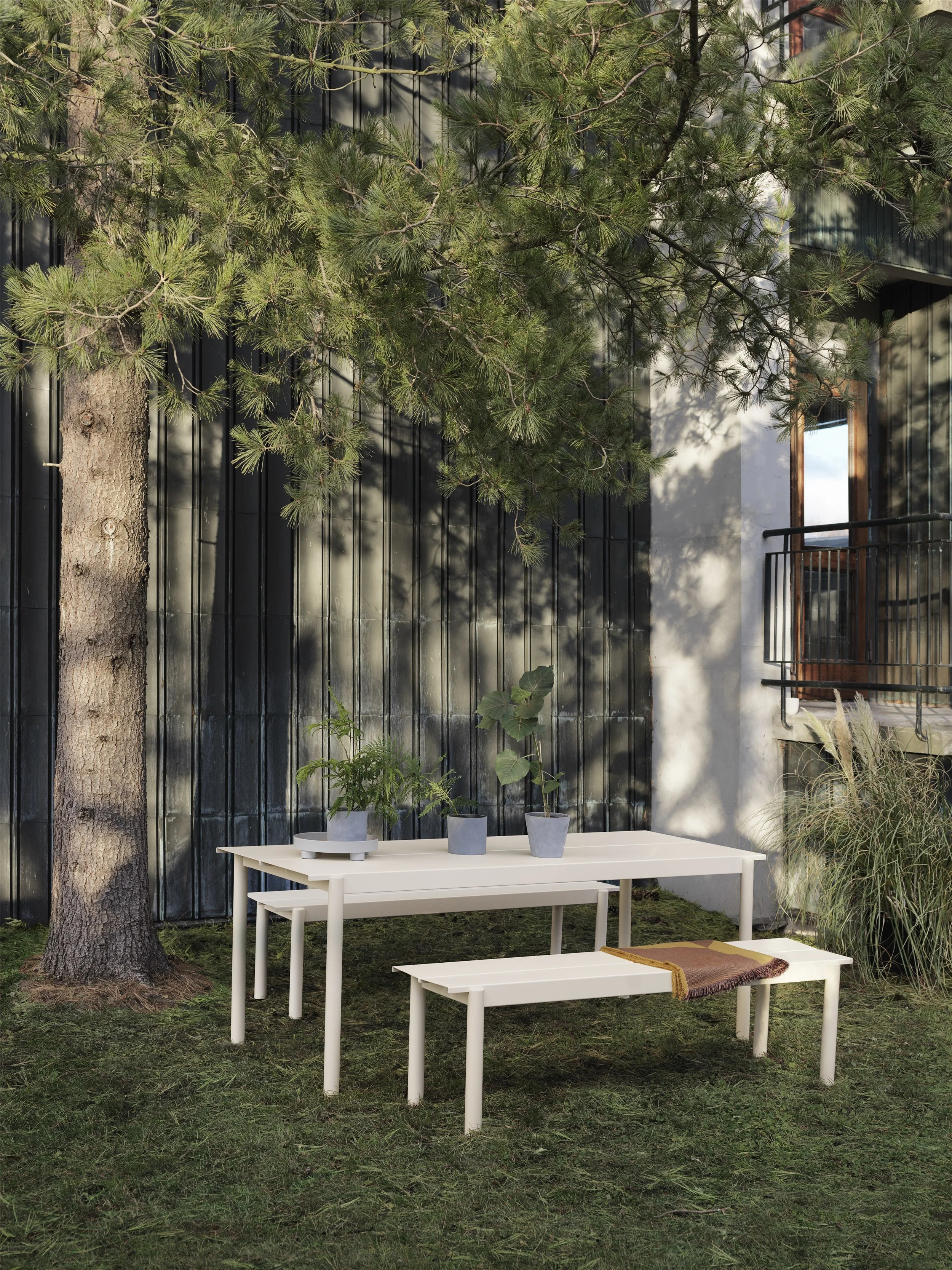 muutolinear-aprilandmay