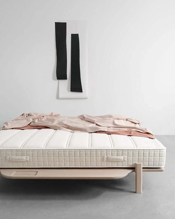 houten-design-bed-modest-met-pocketvering-matras_590x.jpg