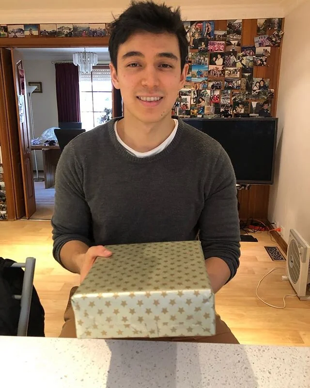 Piano students gave me a Xmas present 😭 .
.
.
.
.
#musicteach #teach #music #piano #pianoteaching #musicteaching #musician #muso #pianist #xmas #christmas #musicteacher #pianoteacher