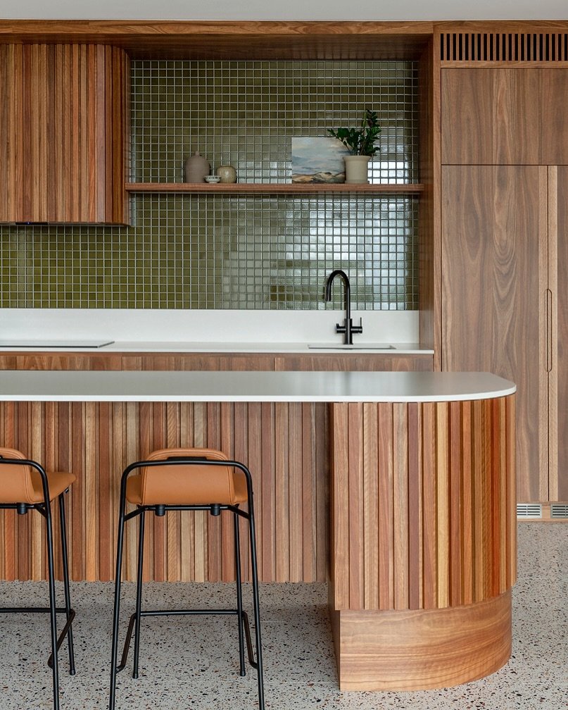 A bit of Mid Century inspiration for your Monday in the form of our Beach Street kitchen ✨

We wanted to capture the essence of mid-century style with a modern twist. The timber batten cabinetry brings in those natural textures and clean lines the er