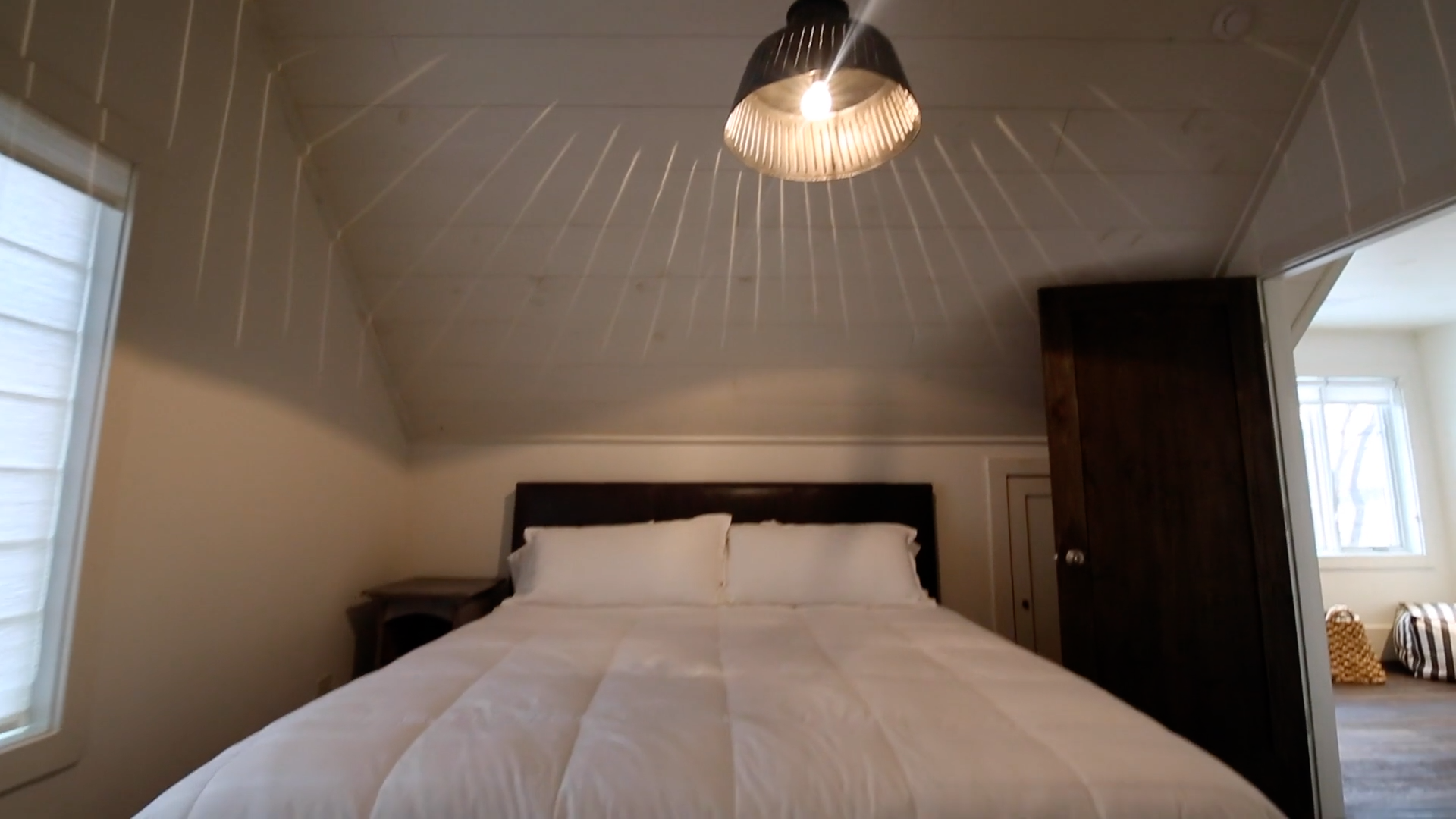 Hilltop Cottage bedroom 2.png