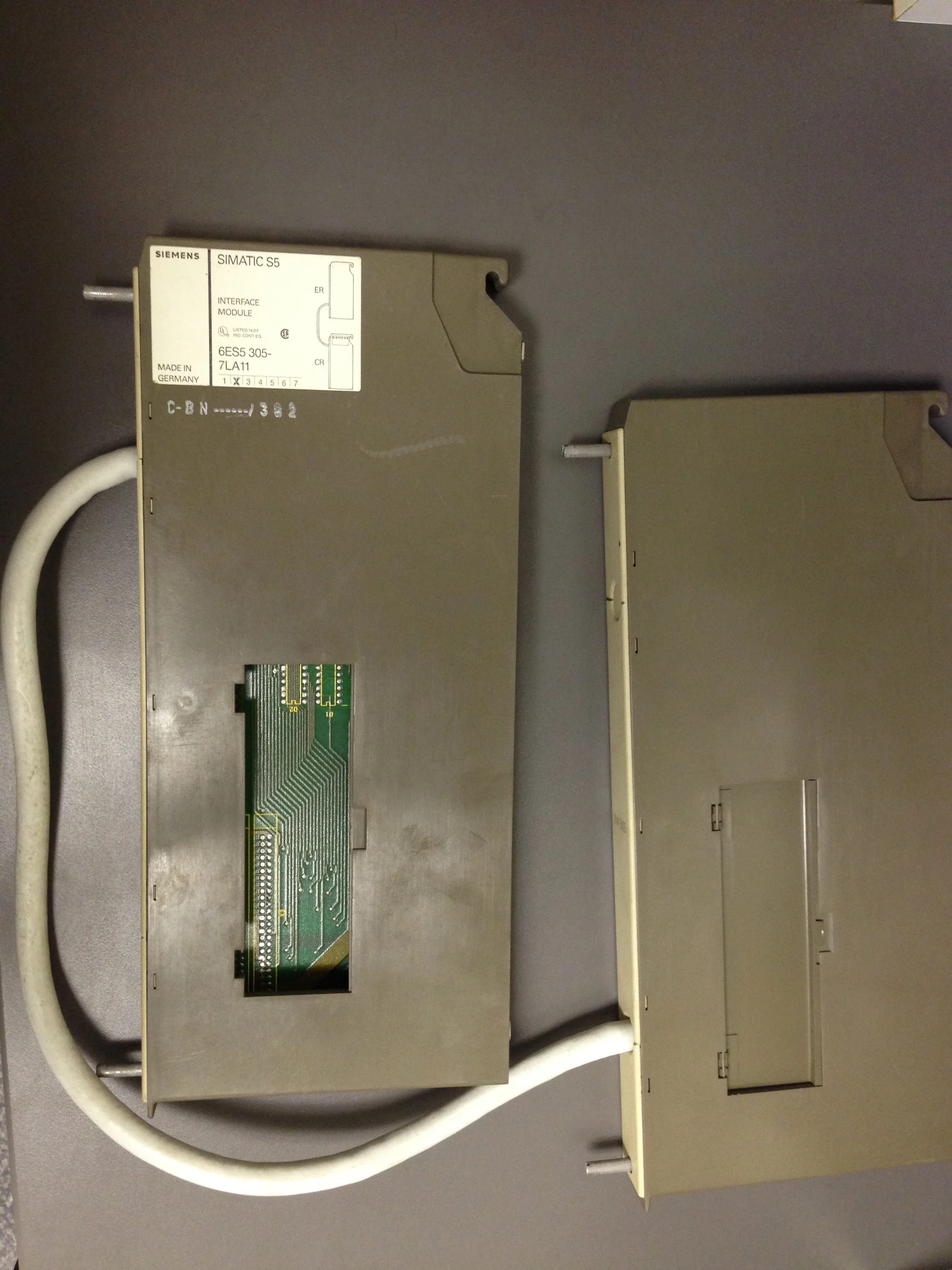 Siemens	S5-115U	6ES5 305 7LA11