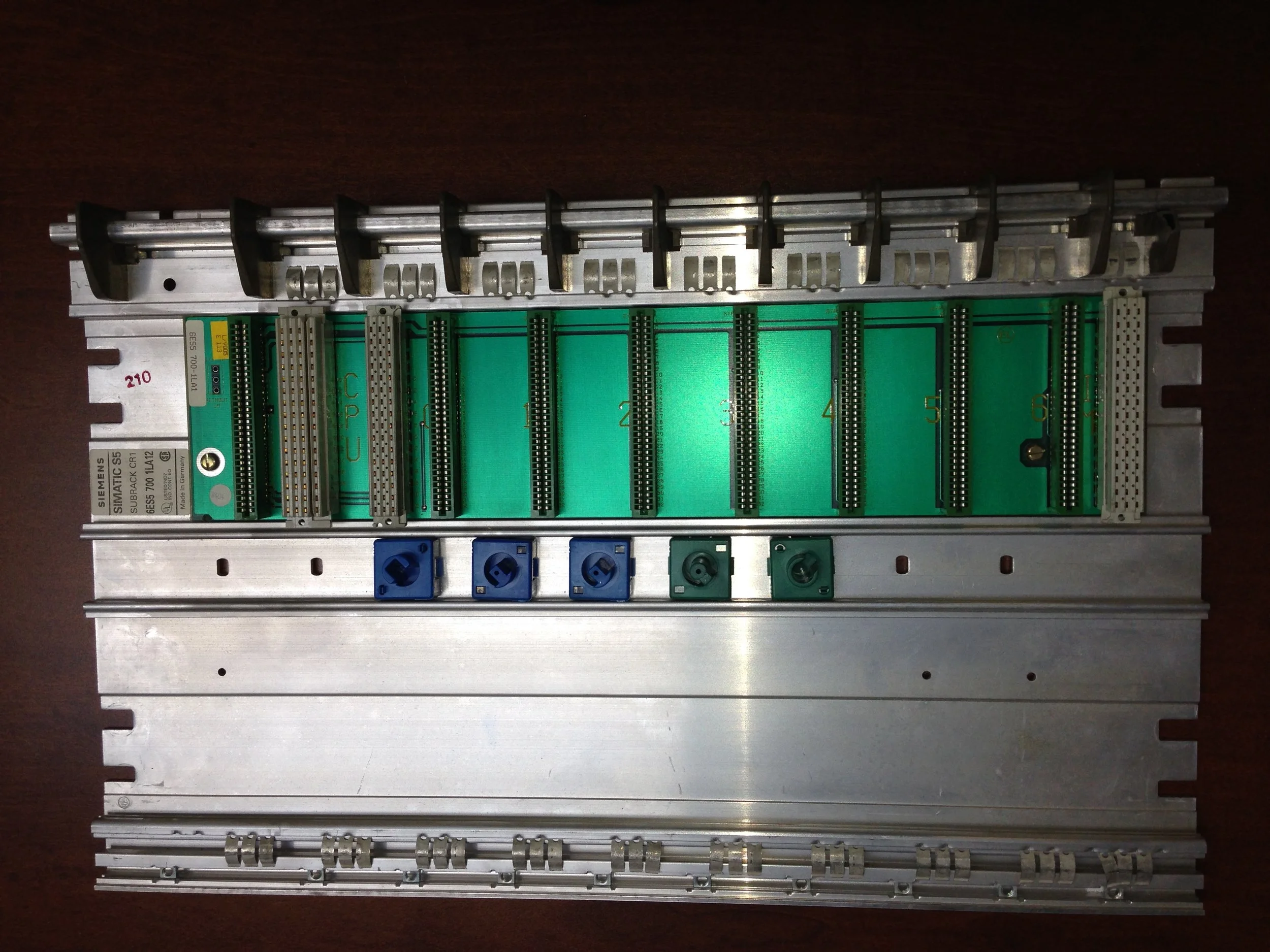 Siemens	S5-115U	6ES5  700 1LA12