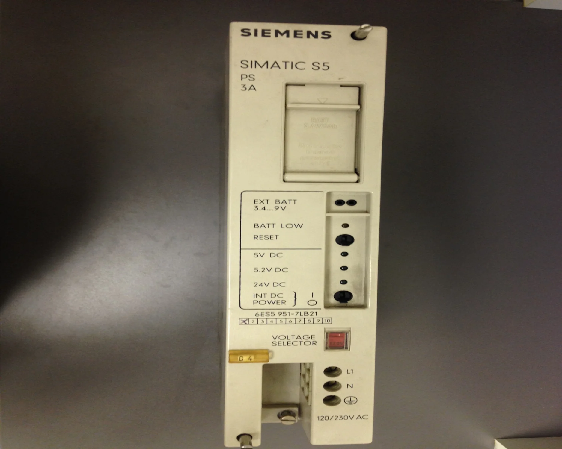Siemens	S5-115U	6ES5 951 7LB21
