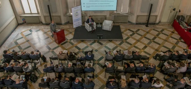 Massimiliano Archiapatti con Fabrizio Ruggiero durante una delle ultime conferenze stampa di Aniasa