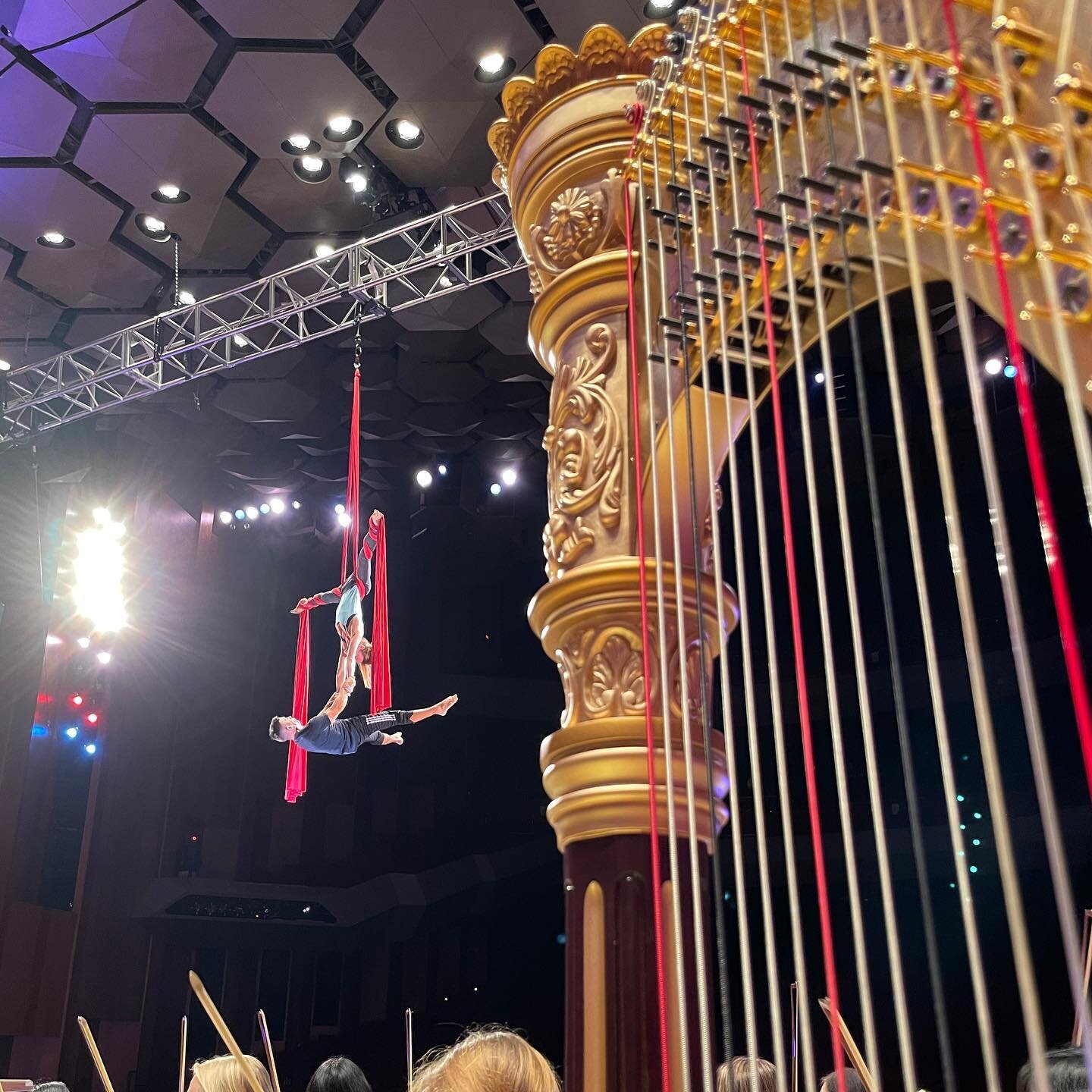 Sometimes not playing is actually preferred 😋. Looking forward to three shows of @cirquedelasymphonie with @housymphony this weekend! Thrilled to basically be an on-stage audience member for the majority of this show.
