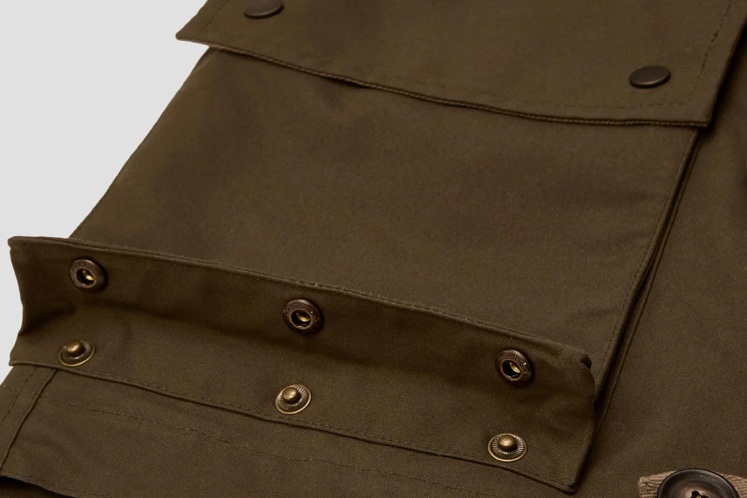 ashley-watson_eversholt_jacket_olive_billow-pocket.jpg