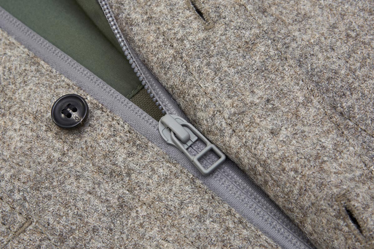 ashley-watson_product_hockliffe-overshirt_stone_detail_aquaguard-zip.jpg