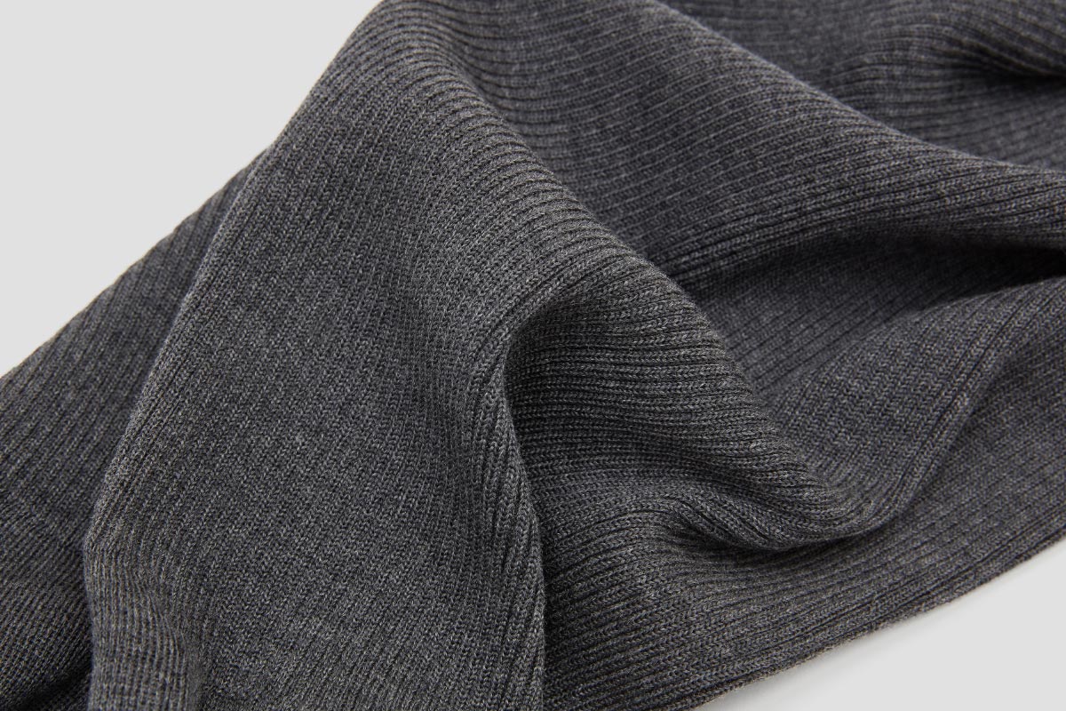ashley-watson_orkney-baffle_charcoal_detail_stitch.jpg