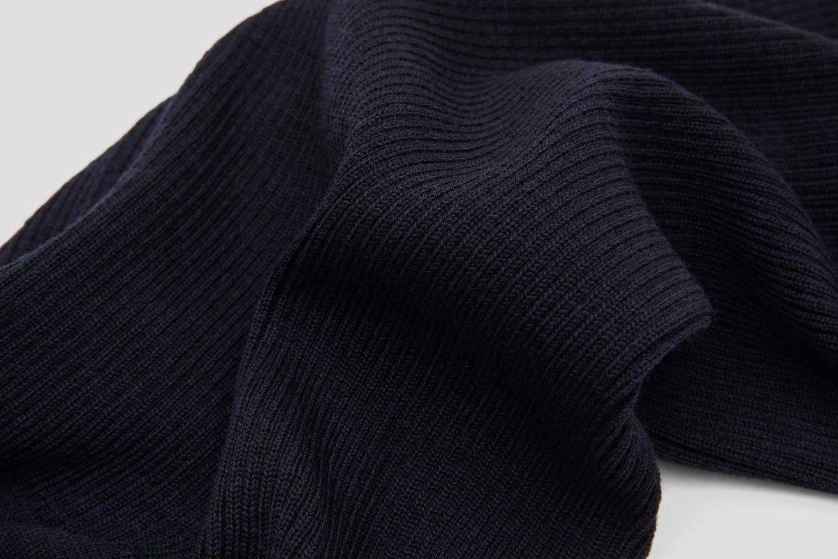 ashley-watson_orkney-baffle_navy_detail_stitch.jpg