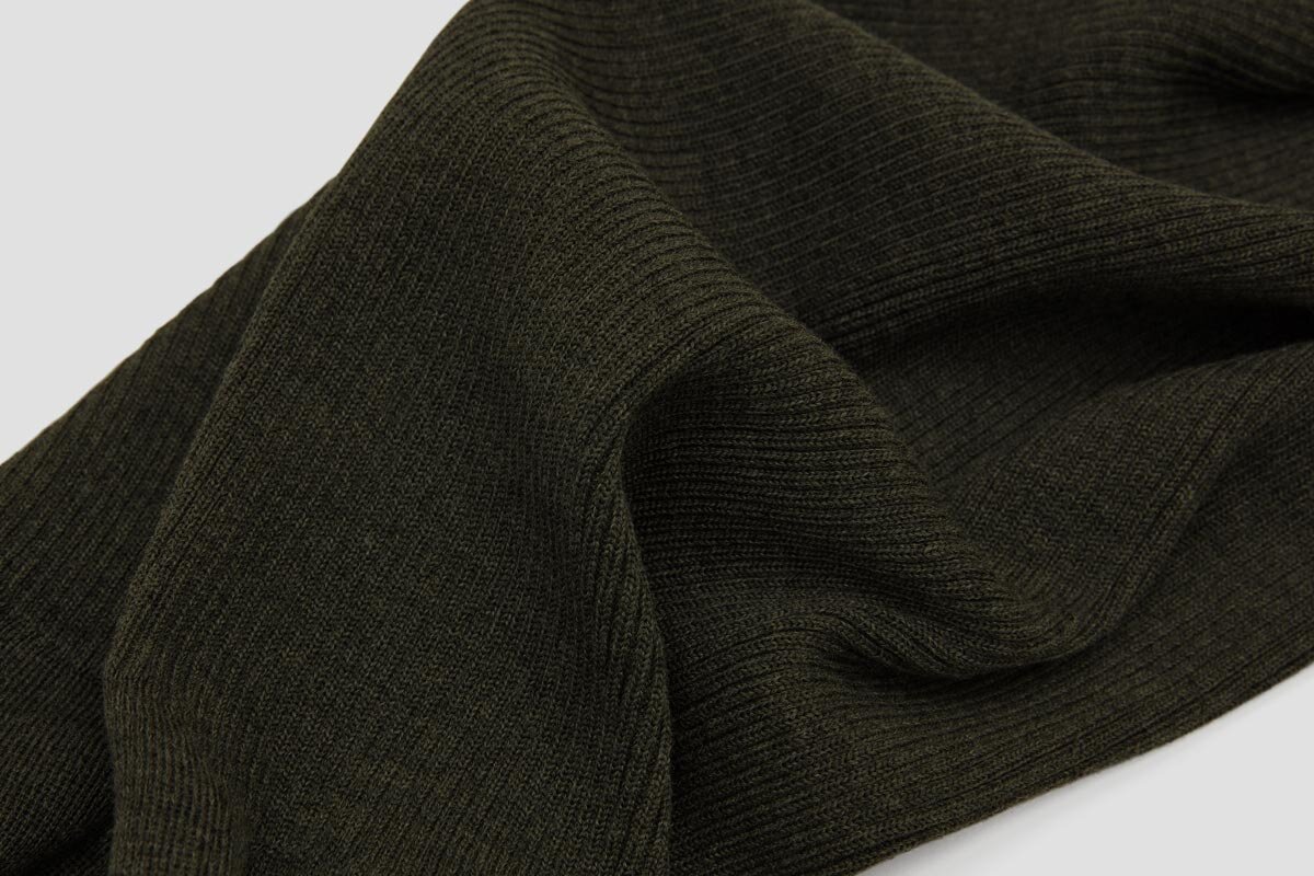 ashley-watson_orkney-baffle_olive_detail_stitch.jpg