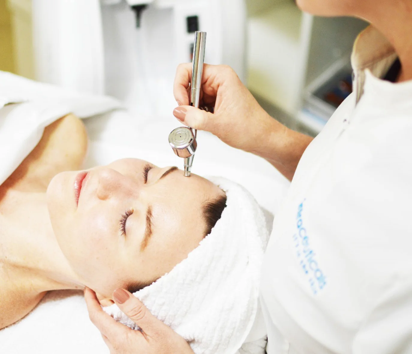 Oxygen Lifting Facial.jpg