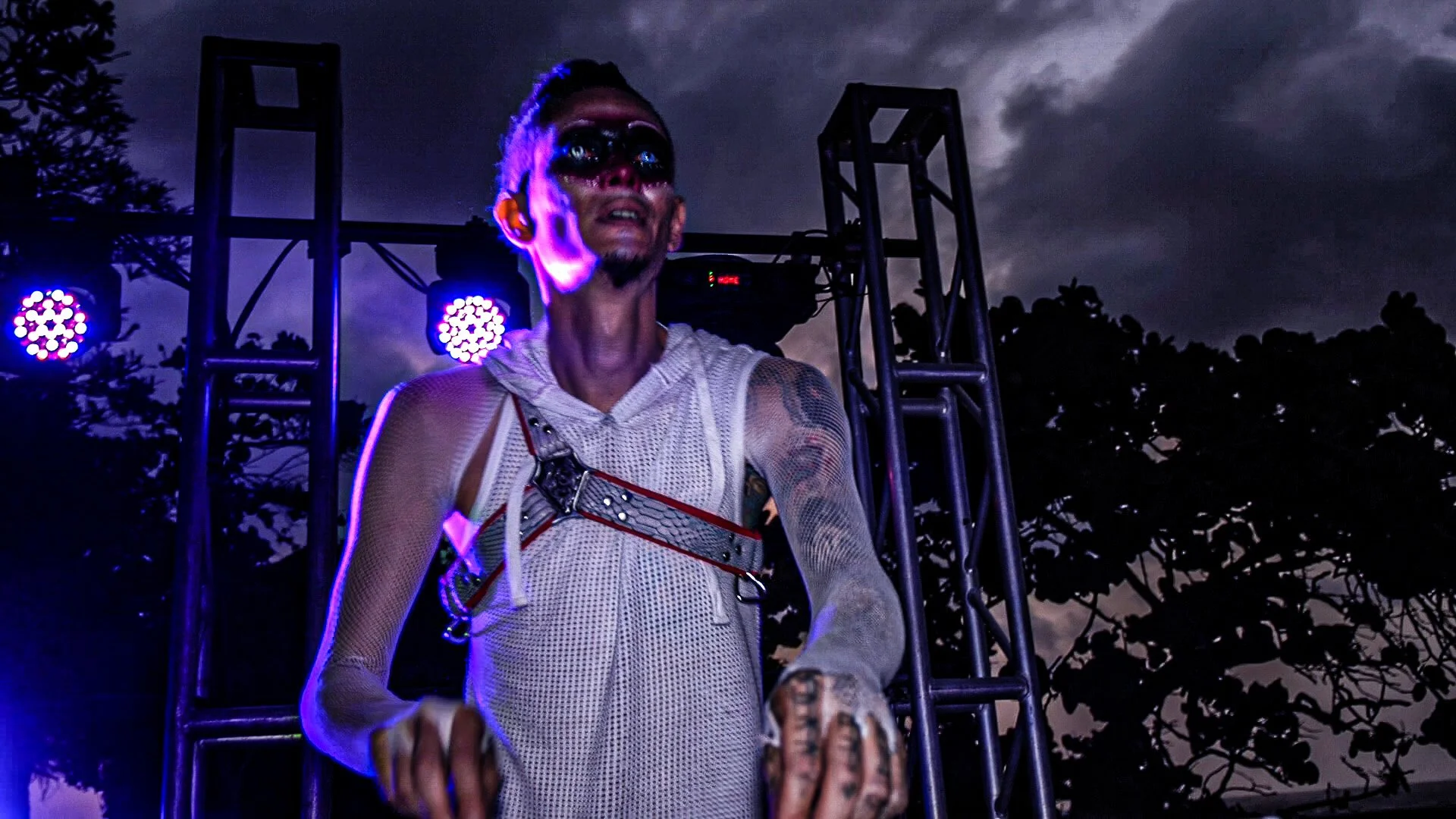 All Content.03_49_25_00.Still049.JPG