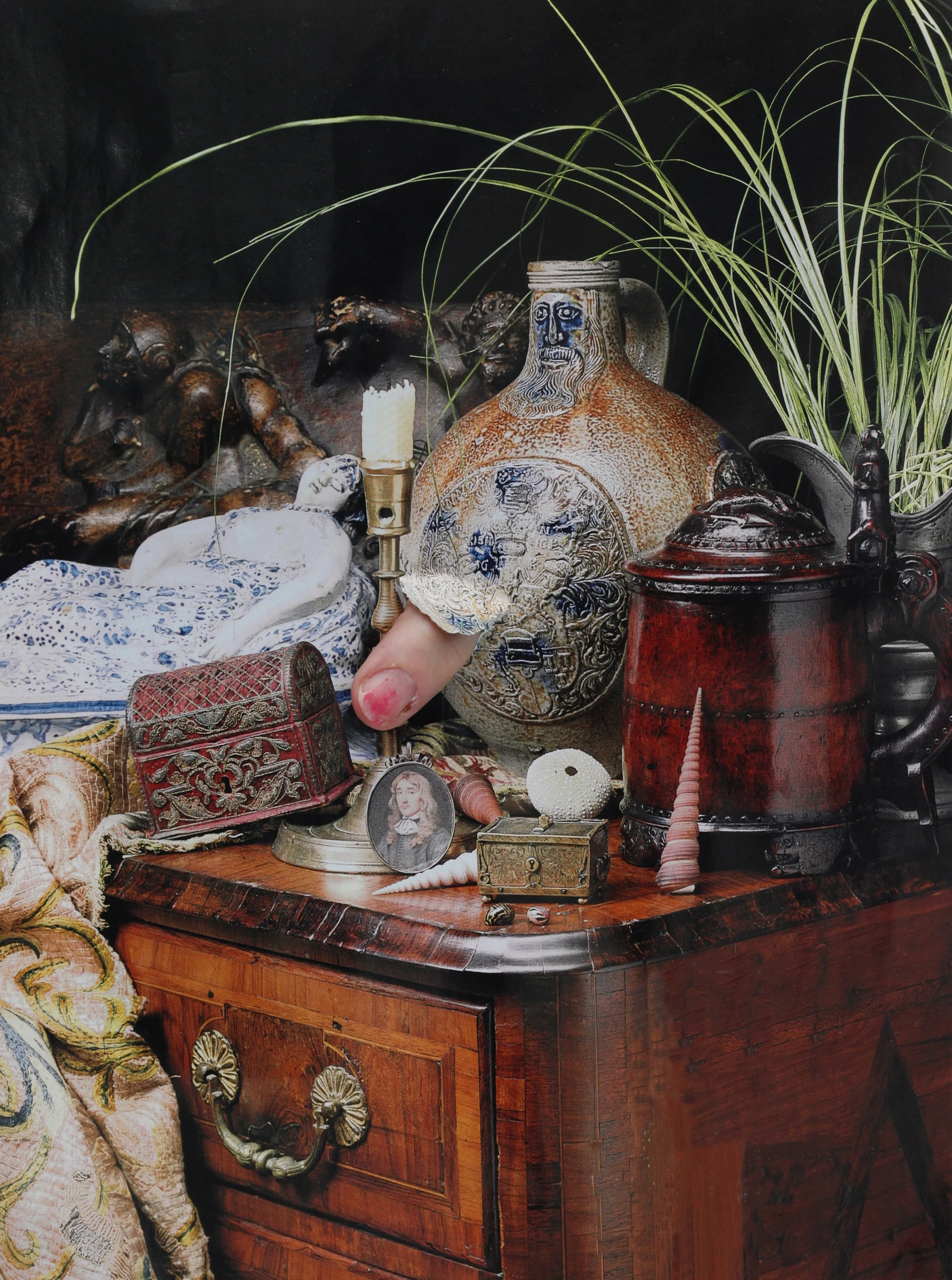 Dresser (1).jpg