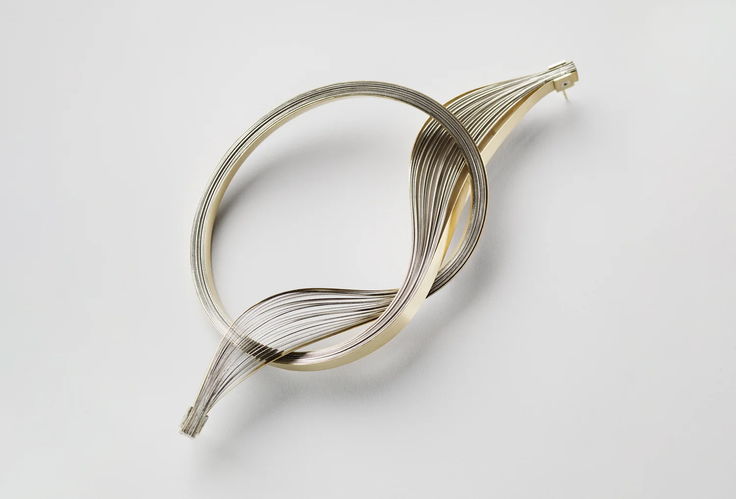Gold & Silver Strand Brooch/Kilt Pin