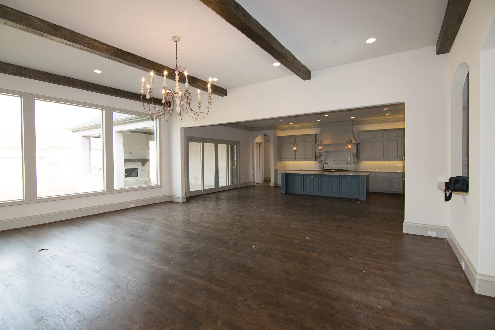 3626 Broadmoor MLS (9 of 19).jpg